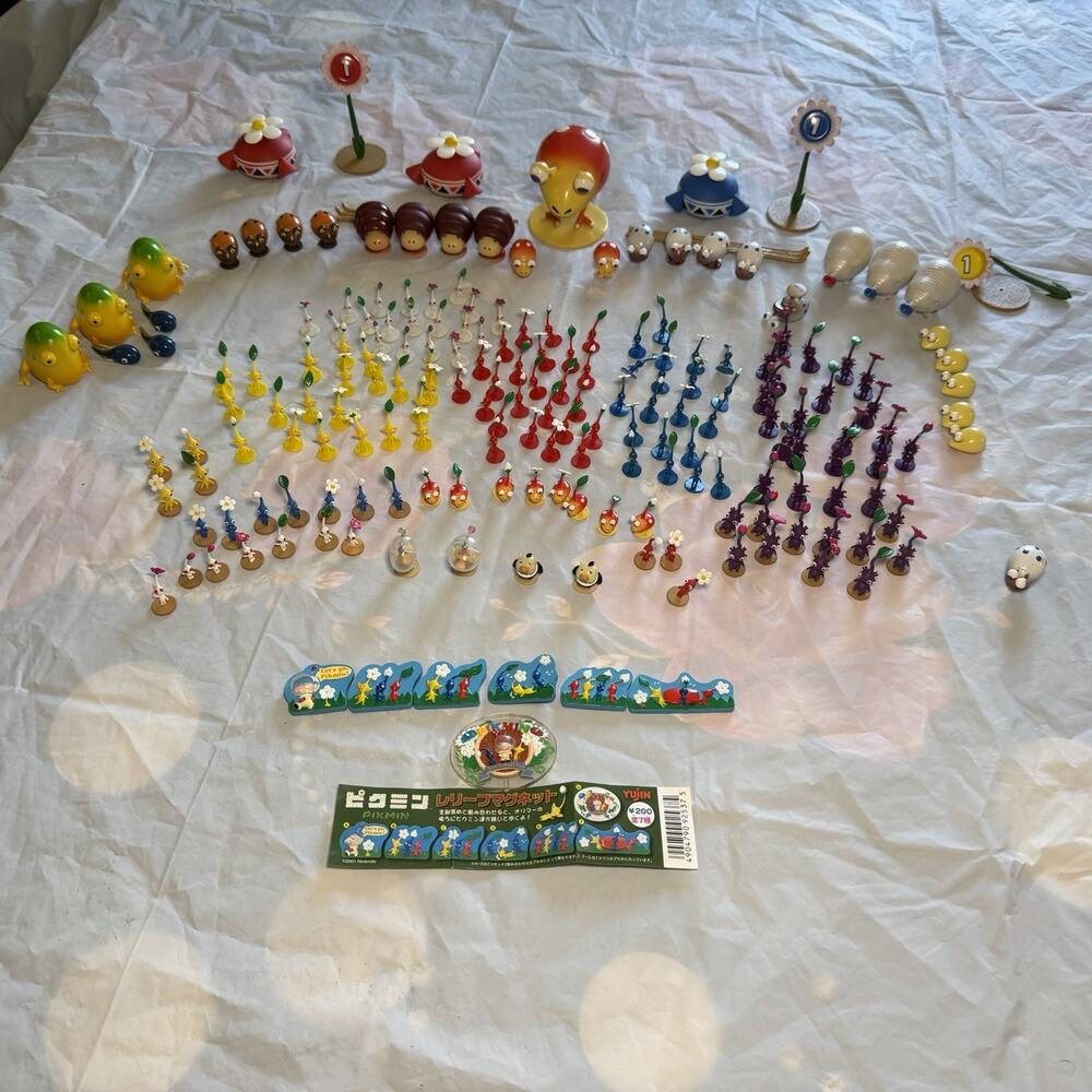 MASSIVE Pikmin 2 Nintendo 2004 Agatsuma/Yujin Figure Collection READ DESCRIPTION